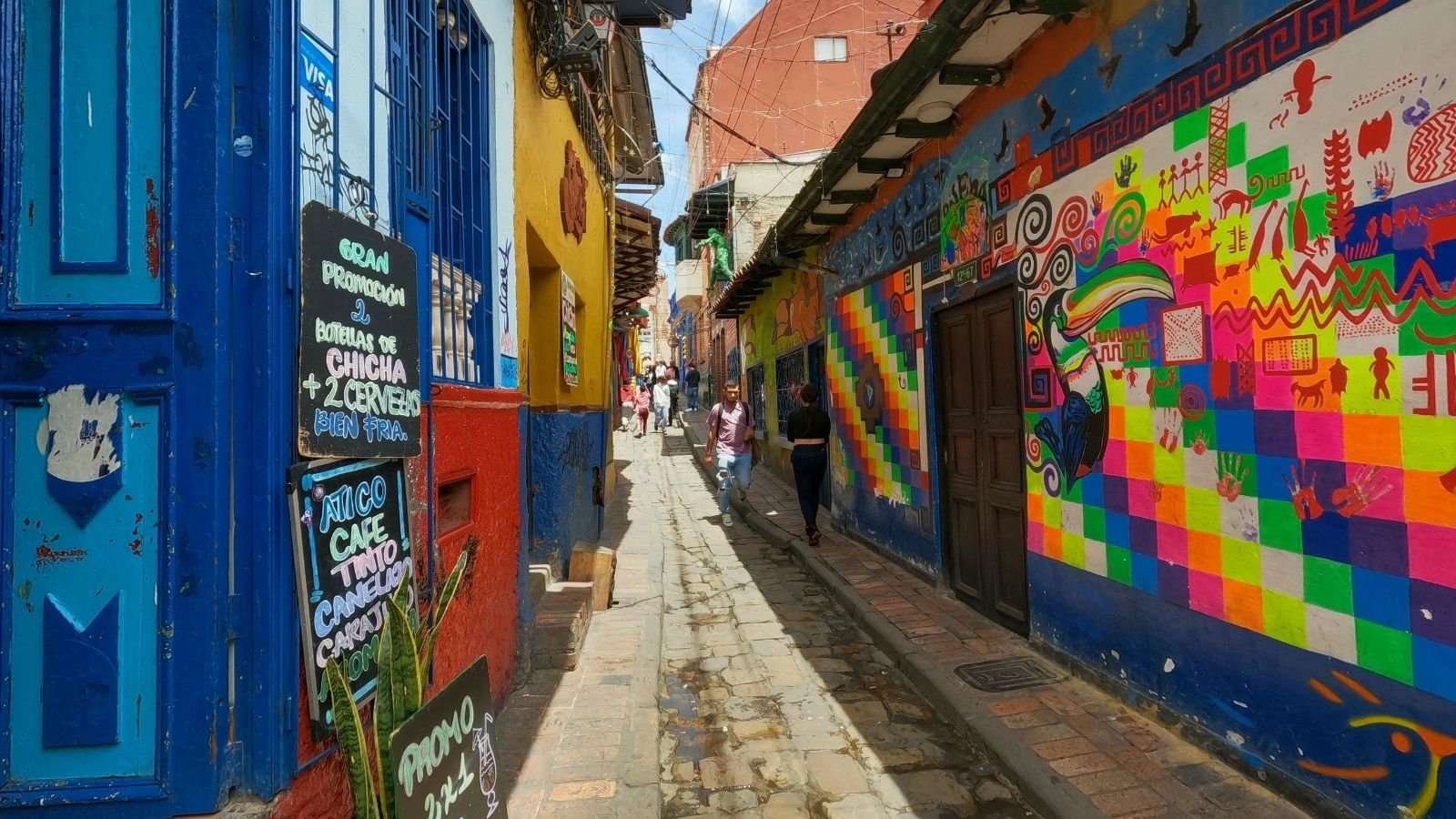 Street art La Candelaria Bogotá quartier graffiti